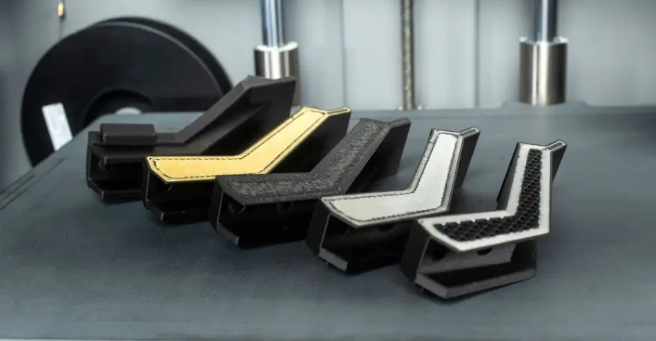 Greiferbacken aus dem 3D-Drucker mit Verstärkungen aus Kevlar, Kohlefaser, HSHT Glasfasern