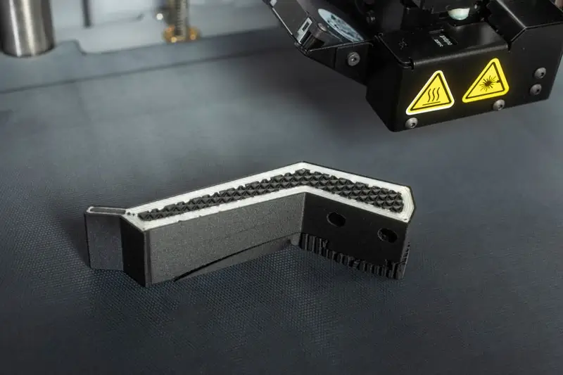 3D-Druck Element - Greiferbacke - Onyx mit einer Verstärkung aus HSHT Glasfaser