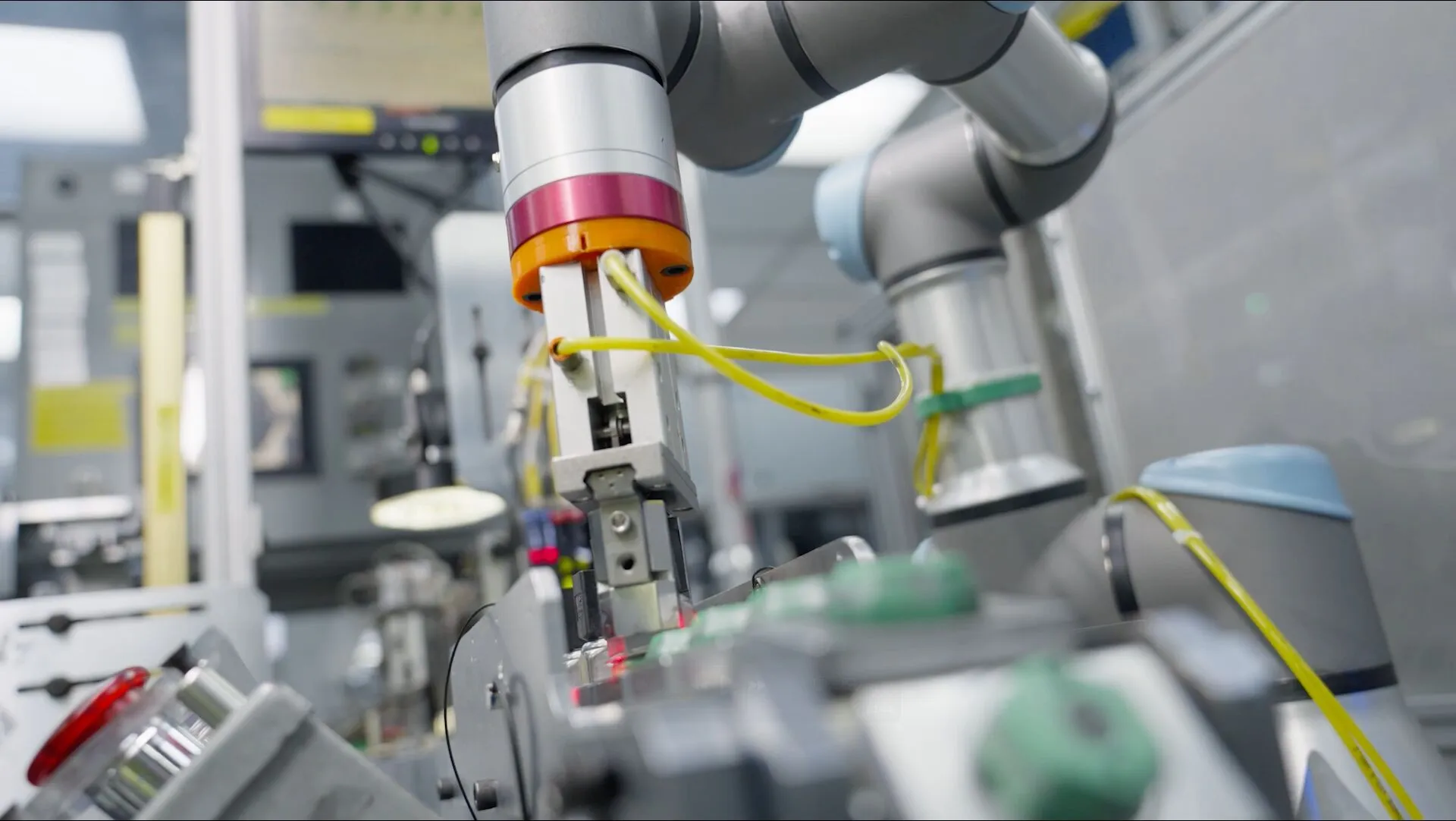 universal-robots-e-series-ur3e-action universal robots e series ur3e action